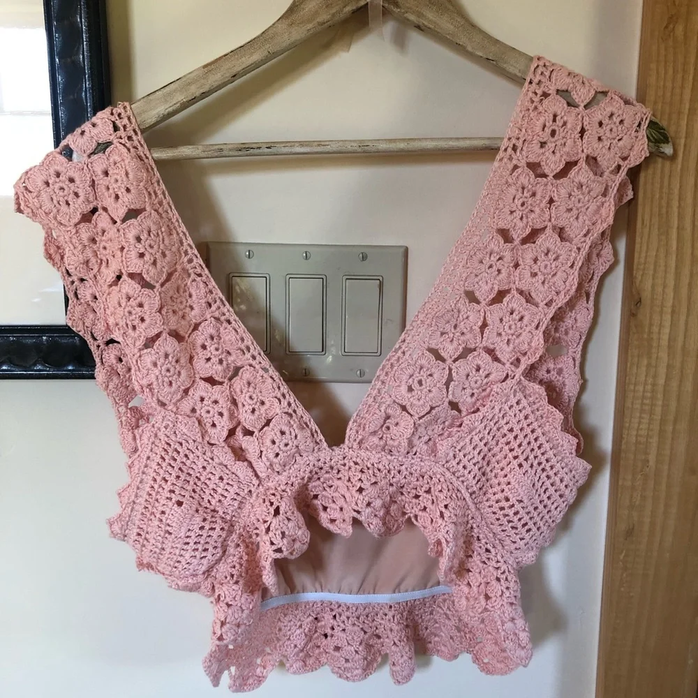 SOLD ✨⚡️BNWT Accidentally In Love Hand Crochet Top M 🪷 - Picture 7 of 11